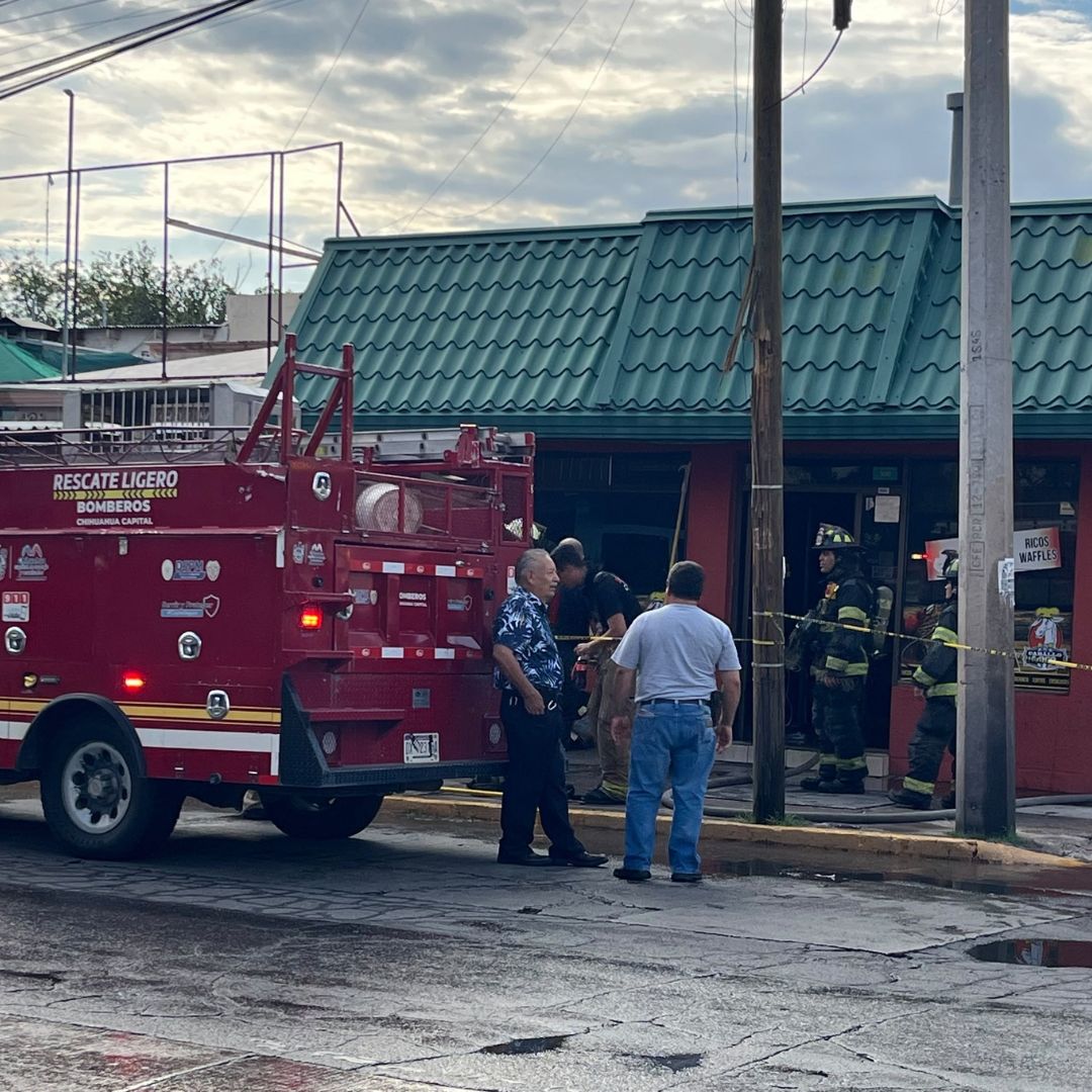 Bomberos realizaron las maniobras necesarias para sofocar el incendio